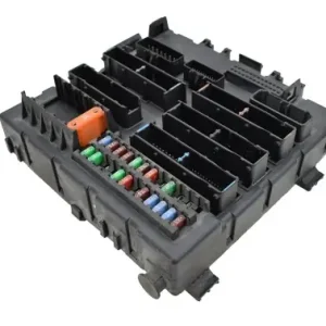 Ostatnie sztuki SKRZYNKA BEZPIECZNIKÓW SAAB 9-3 519161301